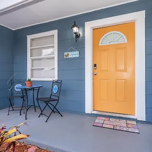 Forever Summer - Entire House! With King Bed! Holiday home